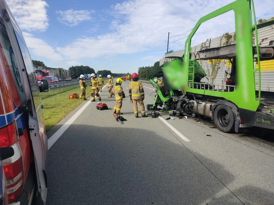 Wypadek na S8. Bmw w płomieniach