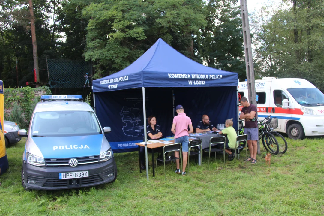 Piknik rodzinny w parku na Młynku w Łodzi