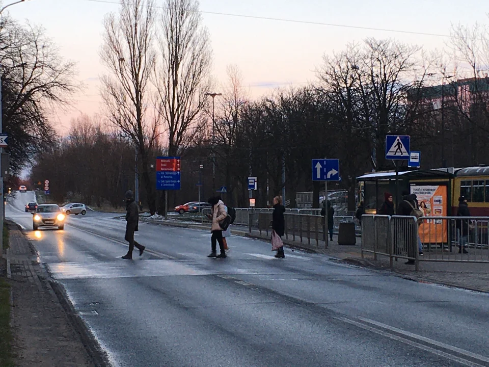 Niebezpieczne przejście na ul. Pomorskiej. Tutaj może dojść do tragedii