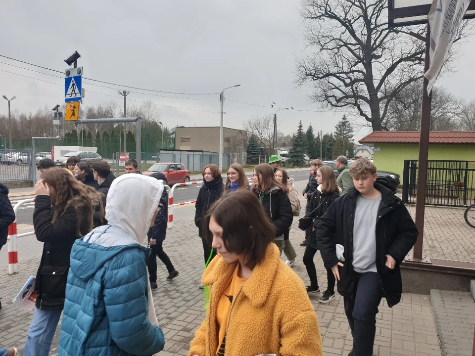 Targi Edukacyjne w Ozorkowie. Jakie szkoły odwiedziły dziś halę sportową?