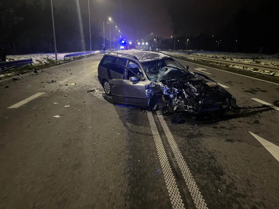 Czołowe zderzenie w Płocku. Kierowca był pijany  - Zdjęcie główne