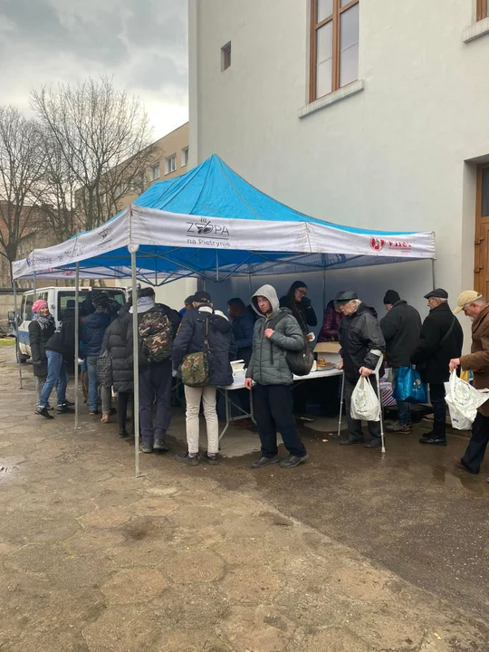 Niedziela wielkanocna z „zupą na Pietrynie”.