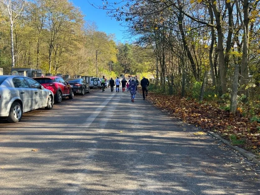 VIII edycja Spaceru i Biegu do Niepodległości w Grotnikach. Piękna pogoda zachęcała do aktywnego spędzania czasu!