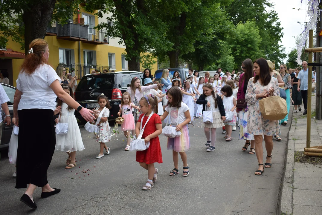 procesja Bożego Ciała w parafii Matki Bożej Dobrej Rady w Zgierzu