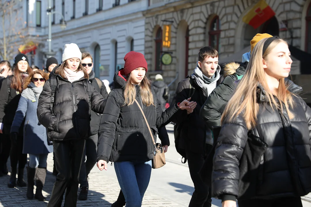 Polonez dla Łodzi. Maturzyści zatańczyli na Piotrkowskiej