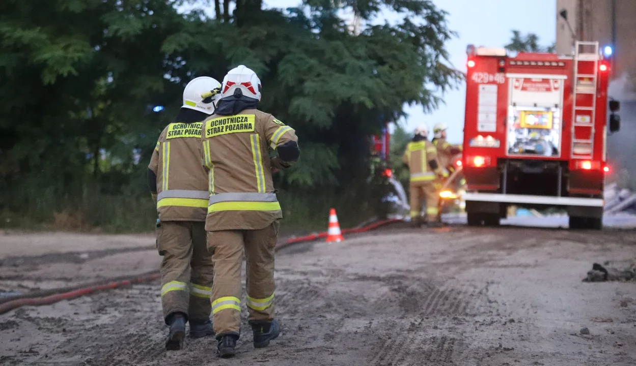 Pożar pod Kutnem. Świadkiem był druh OSP, od razu zareagował - Zdjęcie główne