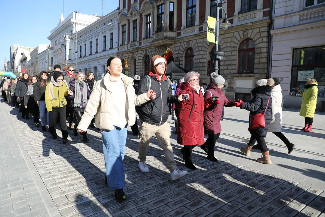 Polonez dla Łodzi. Maturzyści zatańczyli na Piotrkowskiej