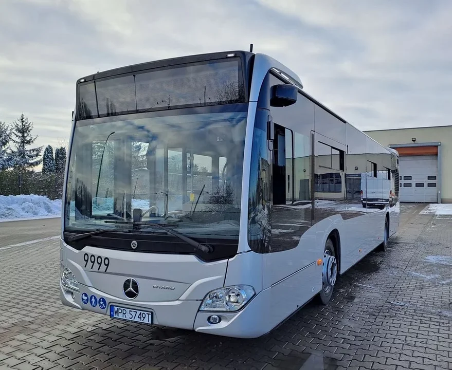 Kolejny autobus przyjechał do MPK Łódź na testy. Tym razem pojazd wyróżnia się brakiem lusterek. Gdzie go spotkamy? [ZDJĘCIA] - Zdjęcie główne