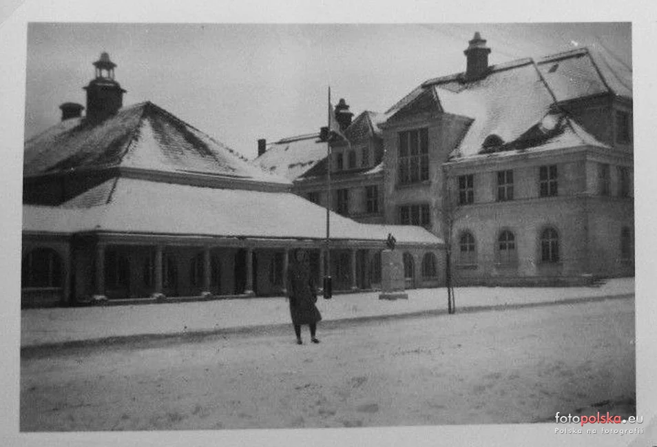 Kolegium Nauczycielskie w Zgierzu. Zobacz zdjęcia dawniej i dziś