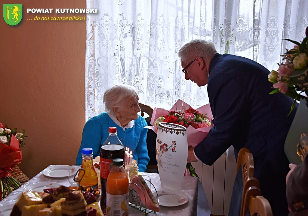 Pani Aniela Szakowska z Dąbrowic świętowała 100. rocznicę urodzin