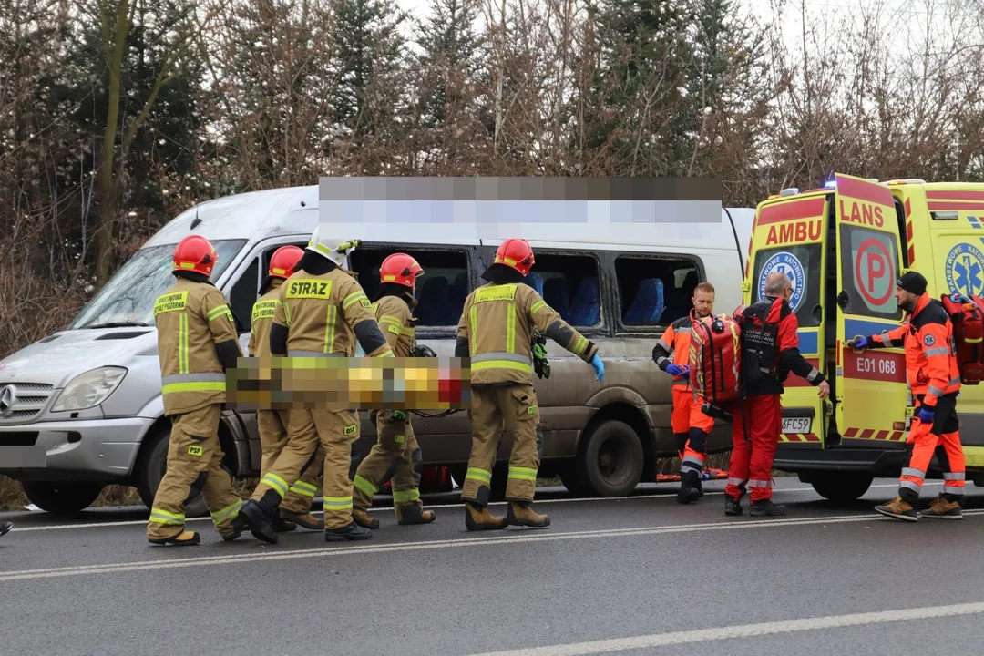 Poważny wypadek pod Kutnem. Są ranni, lądują śmigłowce [ZDJĘCIA/AKTUALIZACJA] - Zdjęcie główne