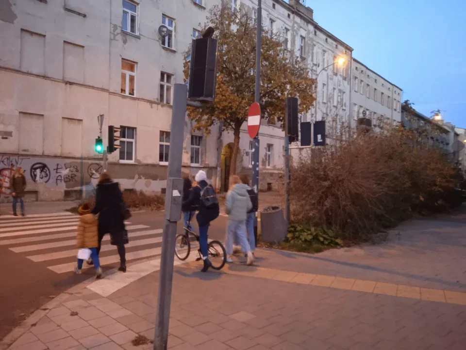 Brutalne pobicie niesłyszącego chłopaka na ul. Abramowskiego w Łodzi.