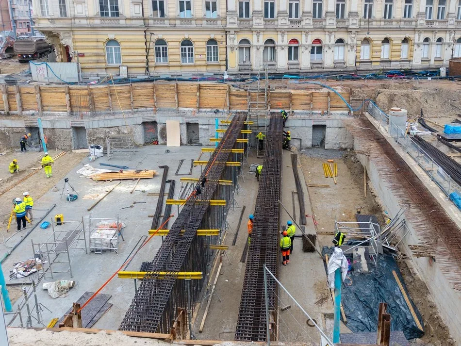 Budowa przystanku kolejowego Łódź Śródmieście z lotu ptaka