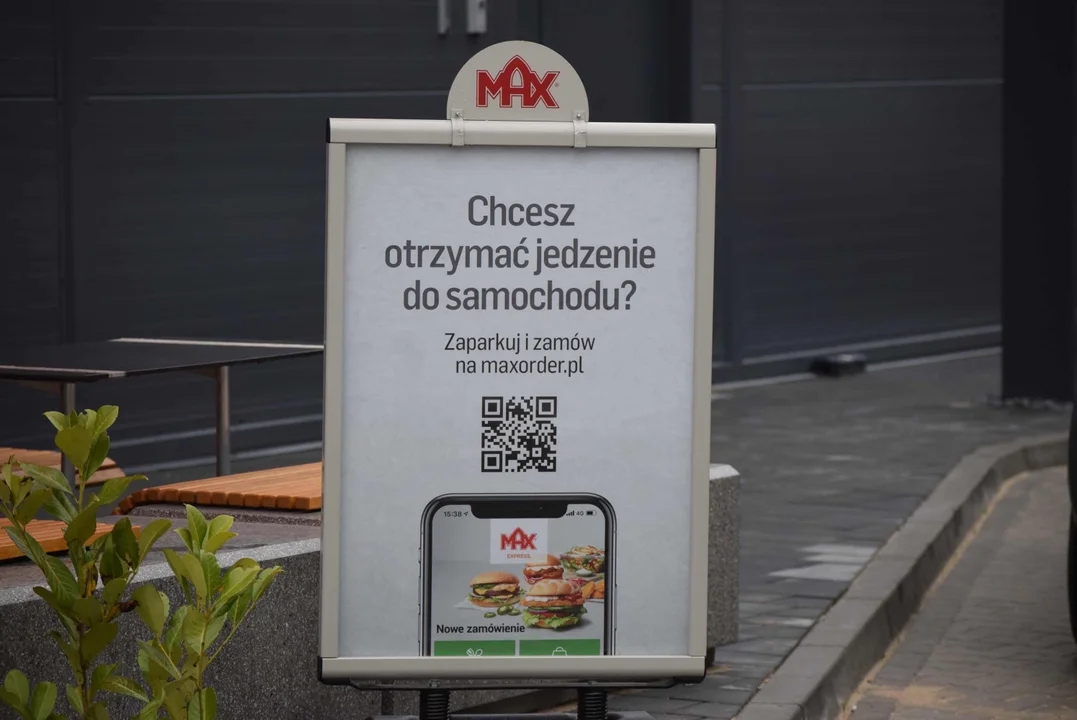 Tłumy łodzian na otwarciu restauracji MAX Premium Burgers. Tego jeszcze w Łodzi nie było [ZOBACZ ZDJĘCIA]