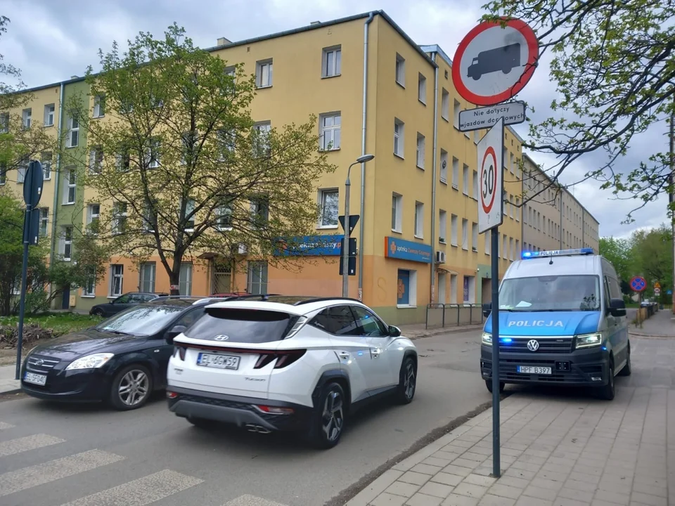 Zmiana organizacji ruchu na Bałutach. Na organizacji WiN pojawiła się policja  - Zdjęcie główne