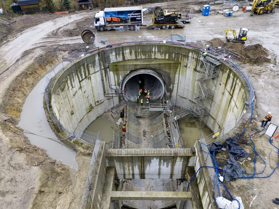 Trwa budowa tunelu kolejowego pod Łodzią