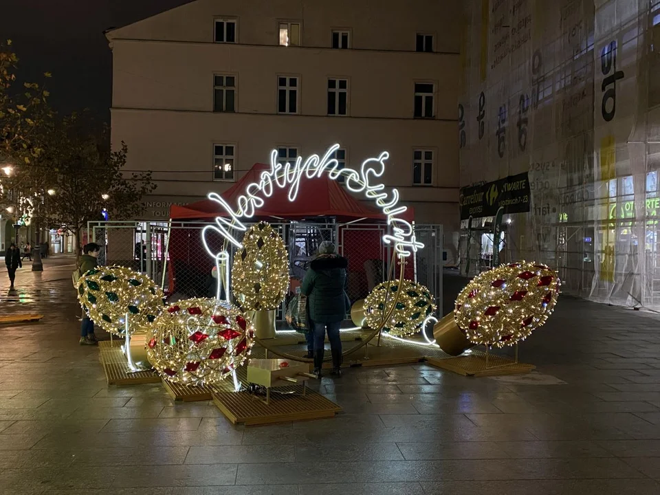 Świąteczna iluminacja na Piotrkowskiej