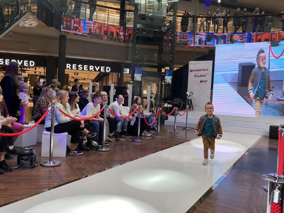 Pokaz mody dziecięcej na 17. Manufaktura Fashion Week