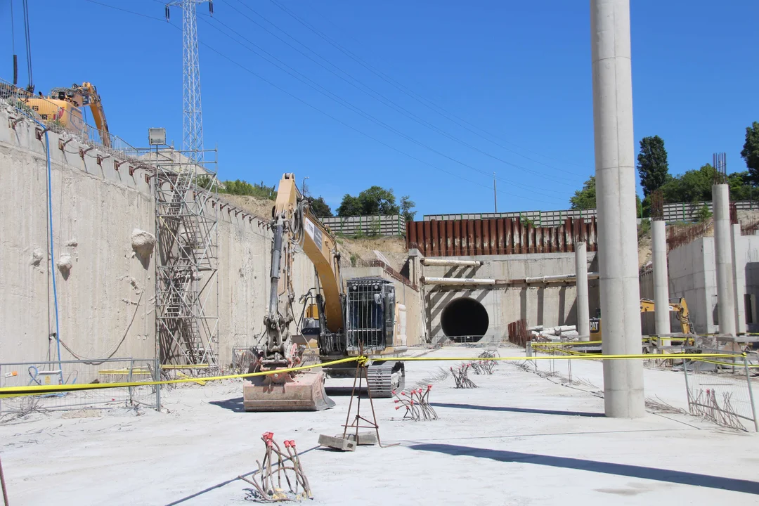 Trwa budowa tunelu kolejowego pod Łodzią - odcinek do przystanku Łódź Koziny