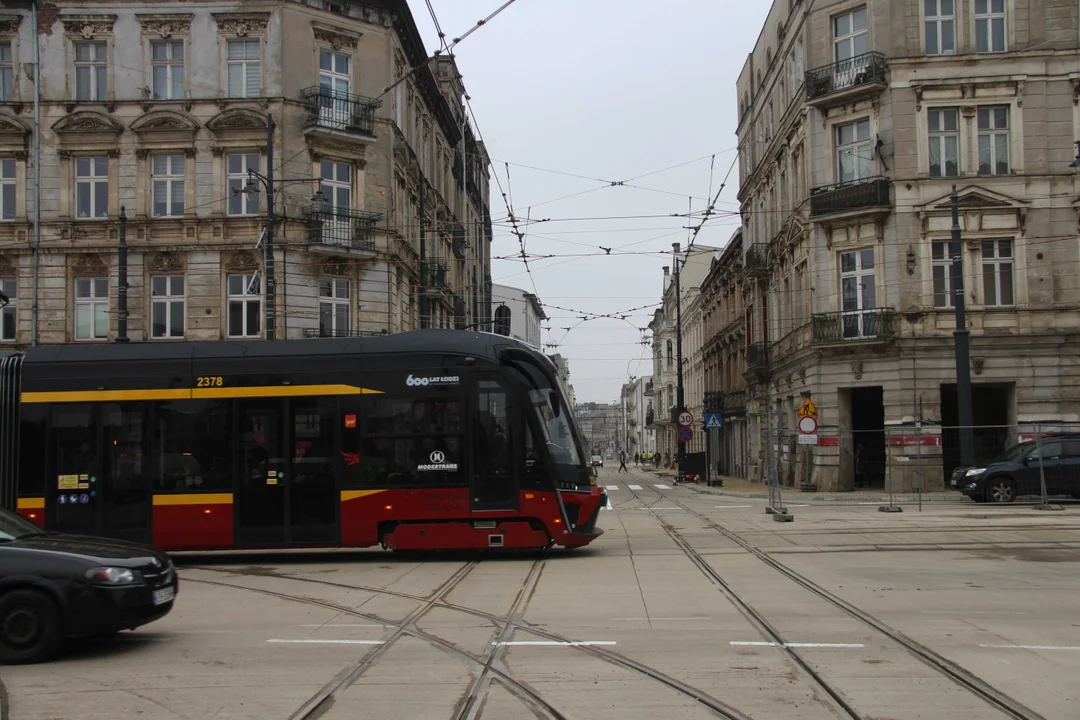 Tramwaje i autobusy MPK Łódź powróciły na Legionów