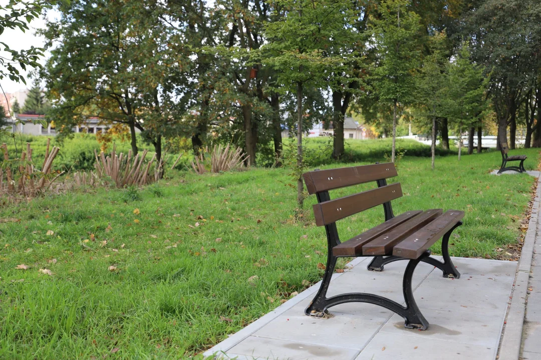 W centrum Kutna powstaje mały park rekreacyjn-wypoczynkowy