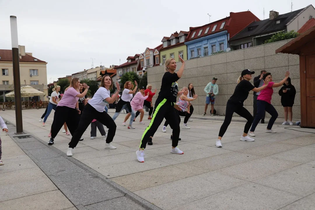 Na Placu Wolności znów będzie tanecznie. Darmowe zajęcia Salsation - Zdjęcie główne