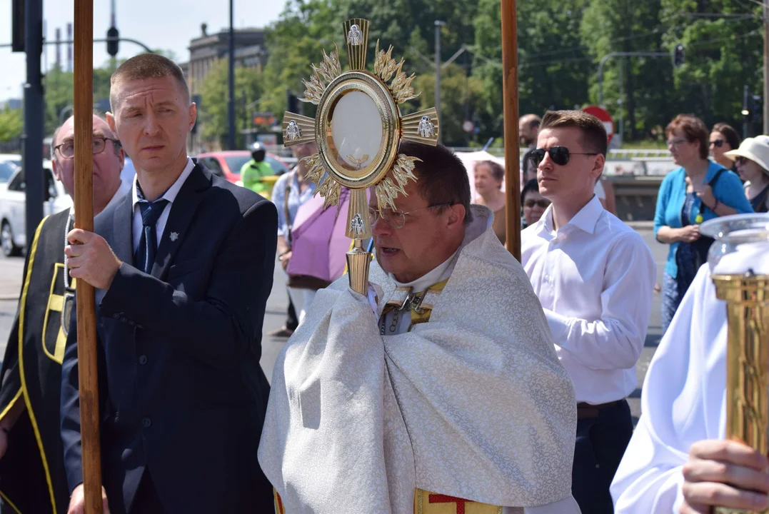 Procesje Bożego Ciała przeszły ulicami Łodzi