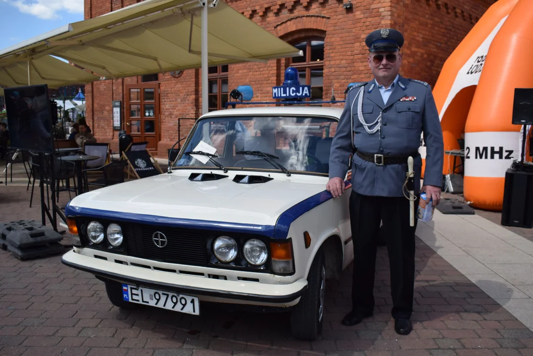 Zlot klasycznych samochodów w Manufakturze