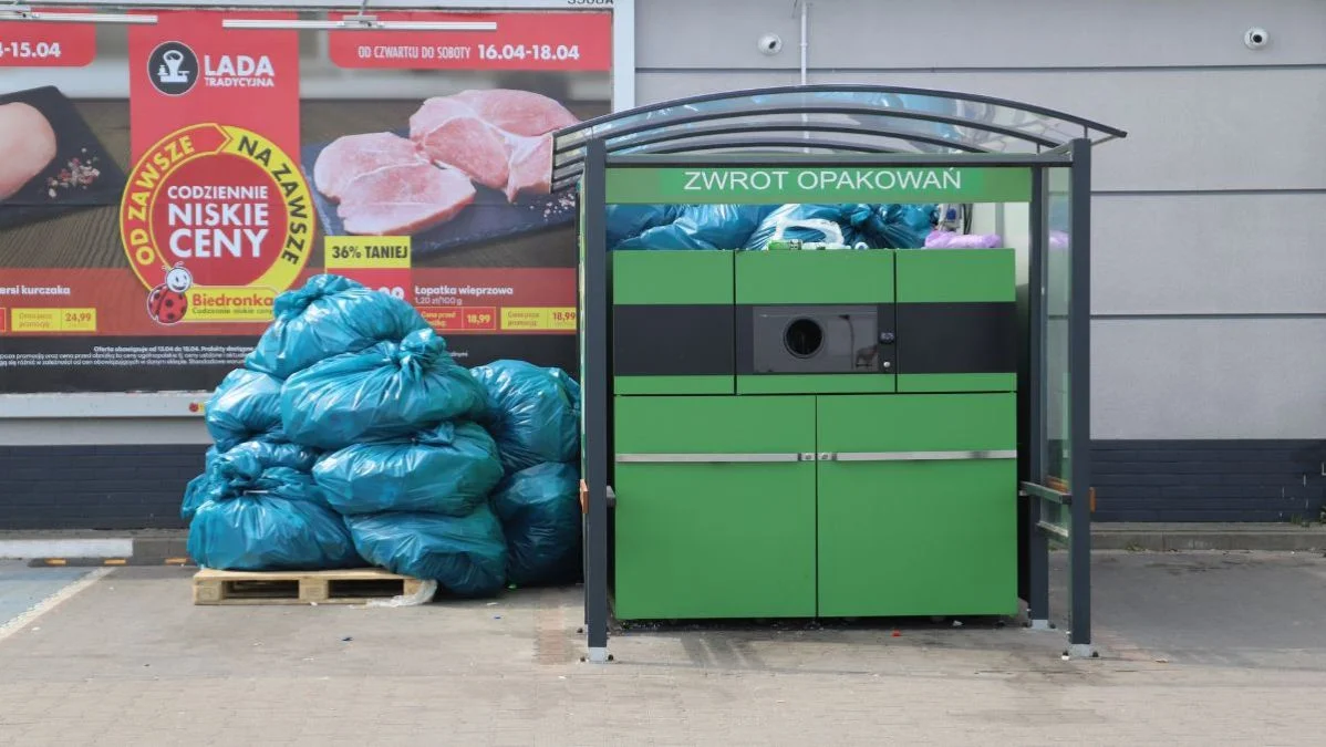 System kaucyjny w weekendy. Przy prawie każdym butelkomacie są problemy