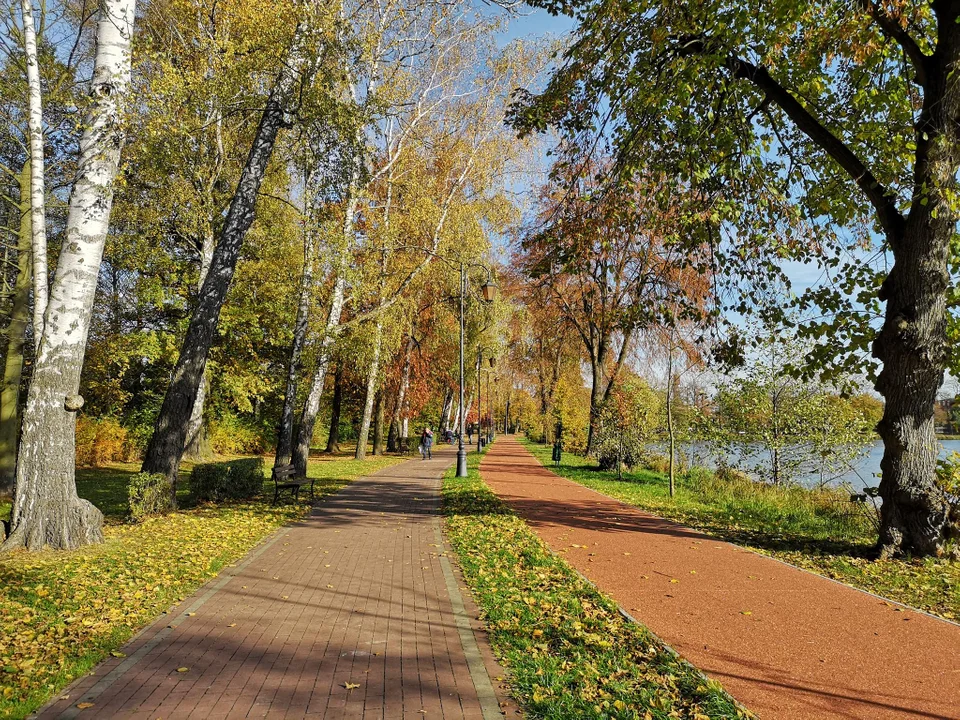 Zgierzanie korzystają z pięknej jesiennej pogody