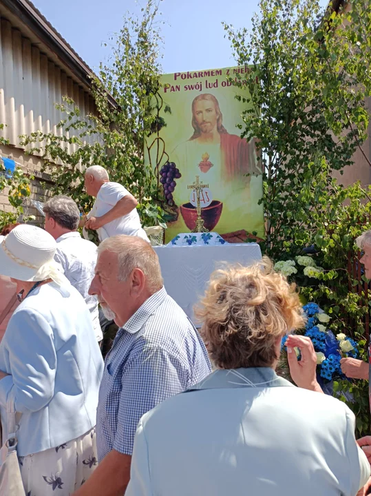 Ulicami Zgierza przeszły procesje Bożego Ciała.