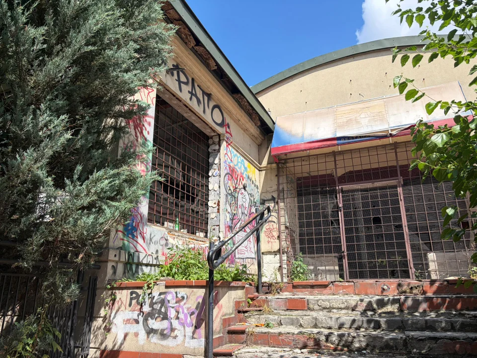 Ruina po Pizzy Hut do wyburzenia