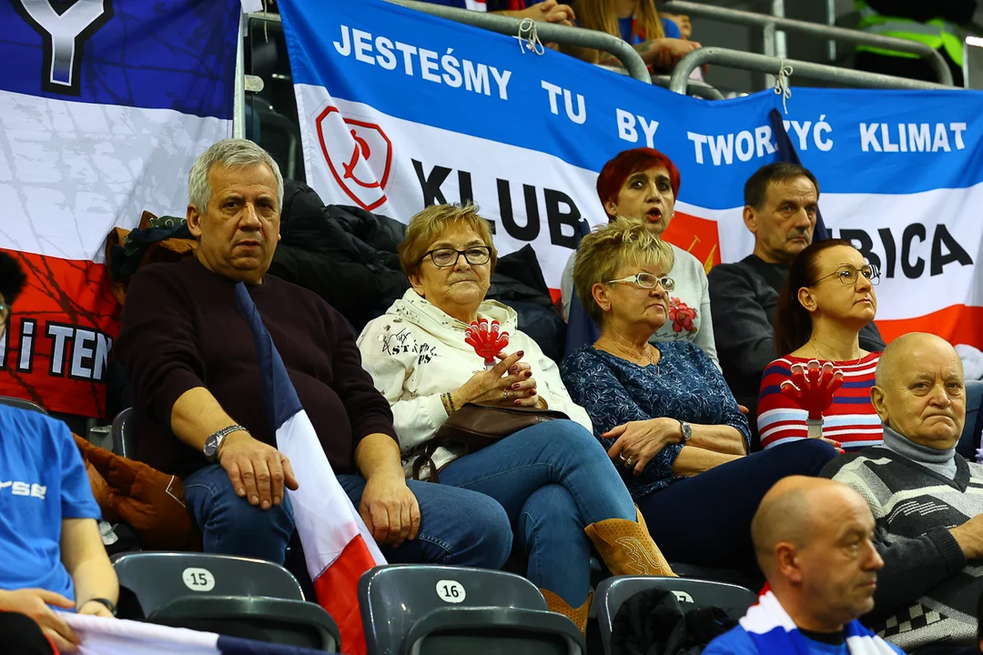 Kibice na trybunach meczu Grot Budowlanych Łódź z Chemikiem Police