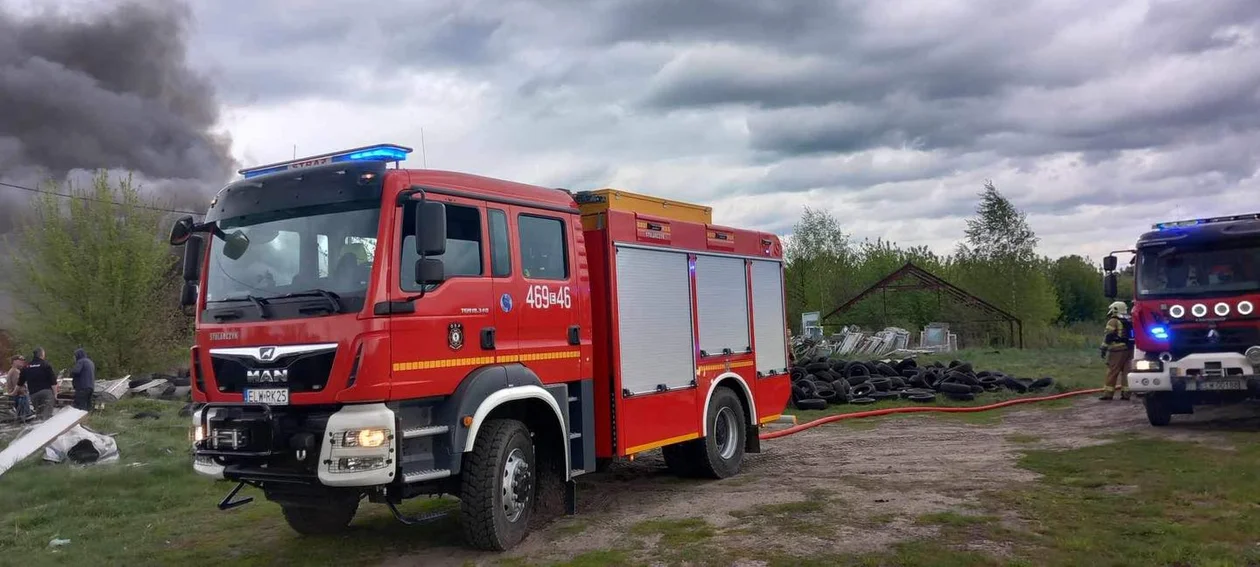 Policja bada przyczyny pożarów na składowisku w Gadce Starej. Podpalano opony zamiast je utylizować?