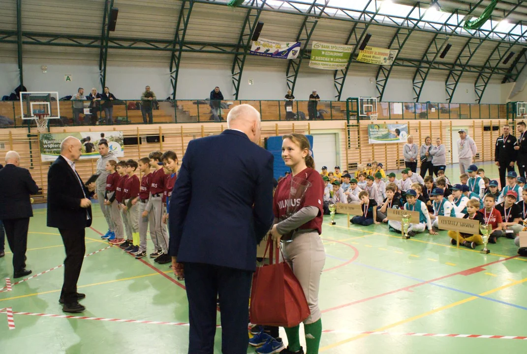 Drużyna młodzików MKS STAL BiS Kutno zakończyła trzydniowe zmagania w XXI Międzynarodowym Halowym Turnieju Baseballu