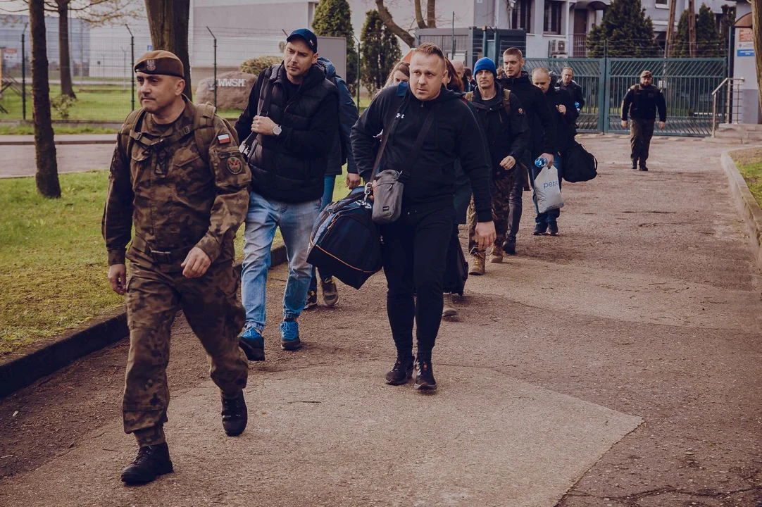 W Kutnie powitano nowych terytorialsów. Wśród nich osiem kobiet [ZDJĘCIA] - Zdjęcie główne