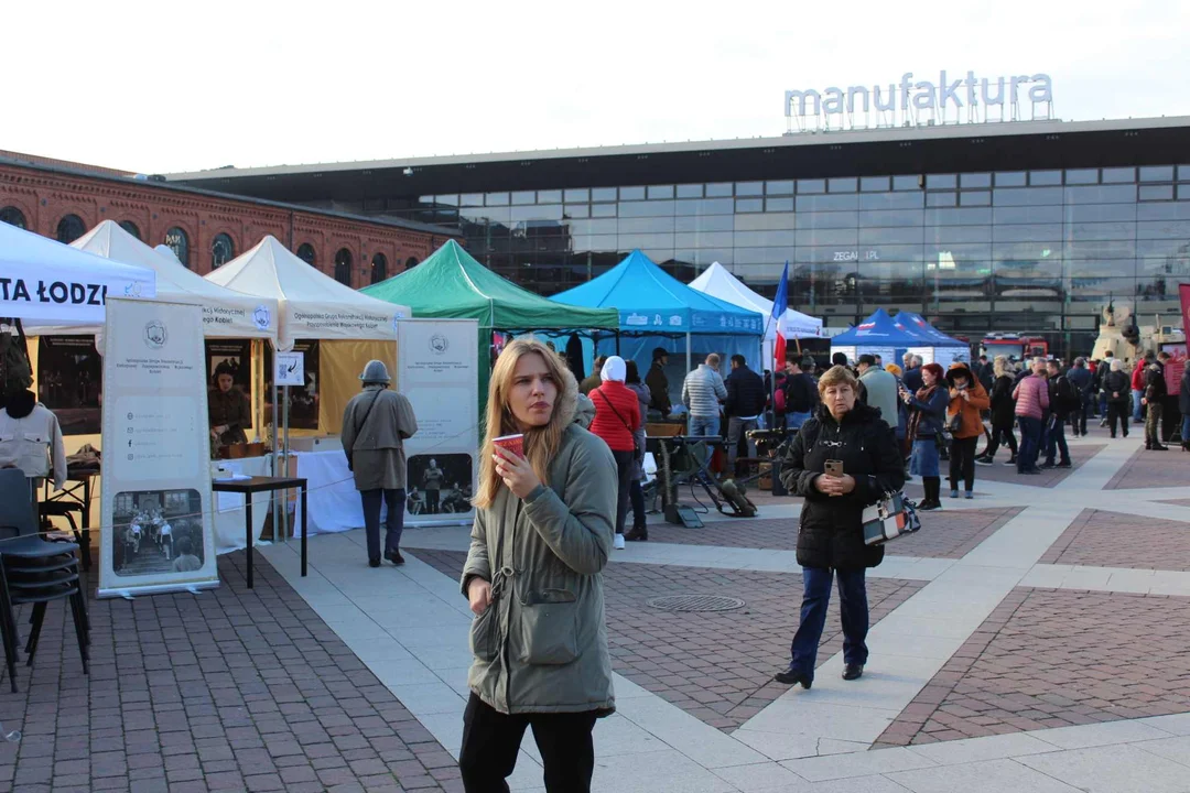 Święto Niepodległości przed Manufakturą