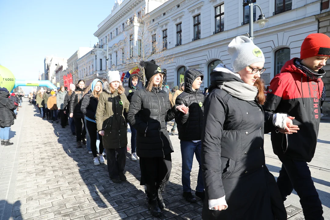 Polonez dla Łodzi. Maturzyści zatańczyli na Piotrkowskiej