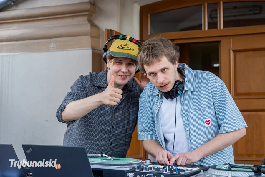 Mury w blasku techno Piotrków