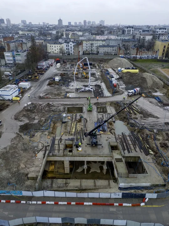 Trwa budowa tunelu kolejowego pod Łodzią