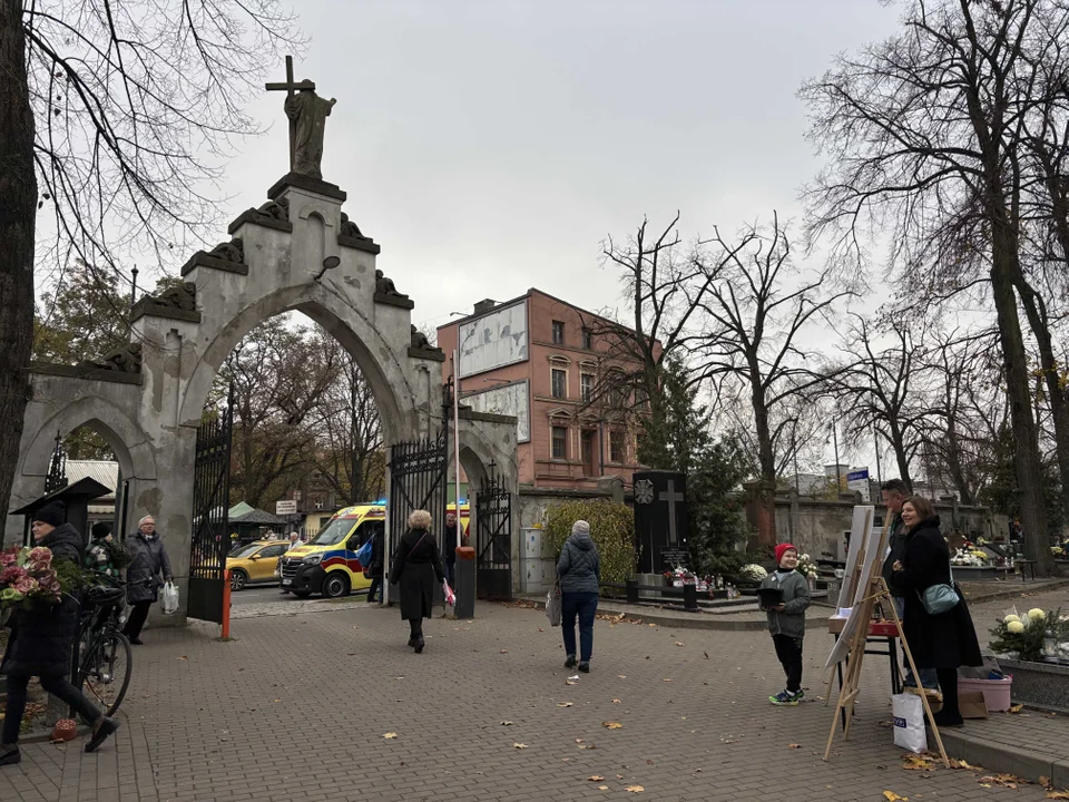 Stary Cmentarz w Łodzi podczas Wszystkich Świętych 2024