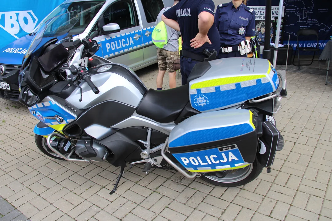 Piknik rodzinny "Bezpieczne Wakacje z Mundurem" pod Atlas Areną