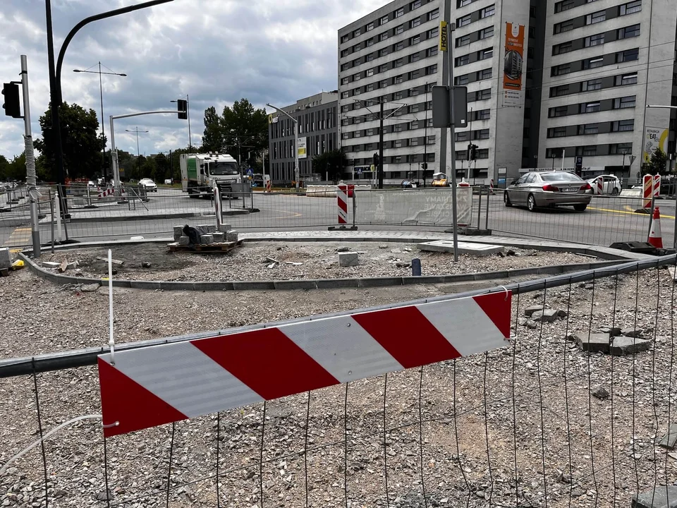 Asfaltowanie kolejnych skrzyżowań ulicy Jana III Sobieskiego odbędzie się  w nadchodzący weekend.