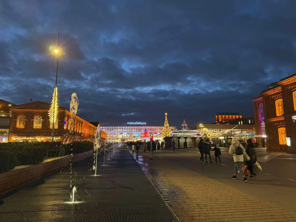 Rynek Manufaktury. Atrakcje do 6 stycznia 2025 r.