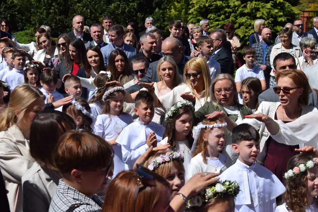 Komunia Święta dzieci ze Szkoły Podstawowej nr 164 w Łodzi w parafii Chrystusa Króla [ZDJĘCIA] - Zdjęcie główne