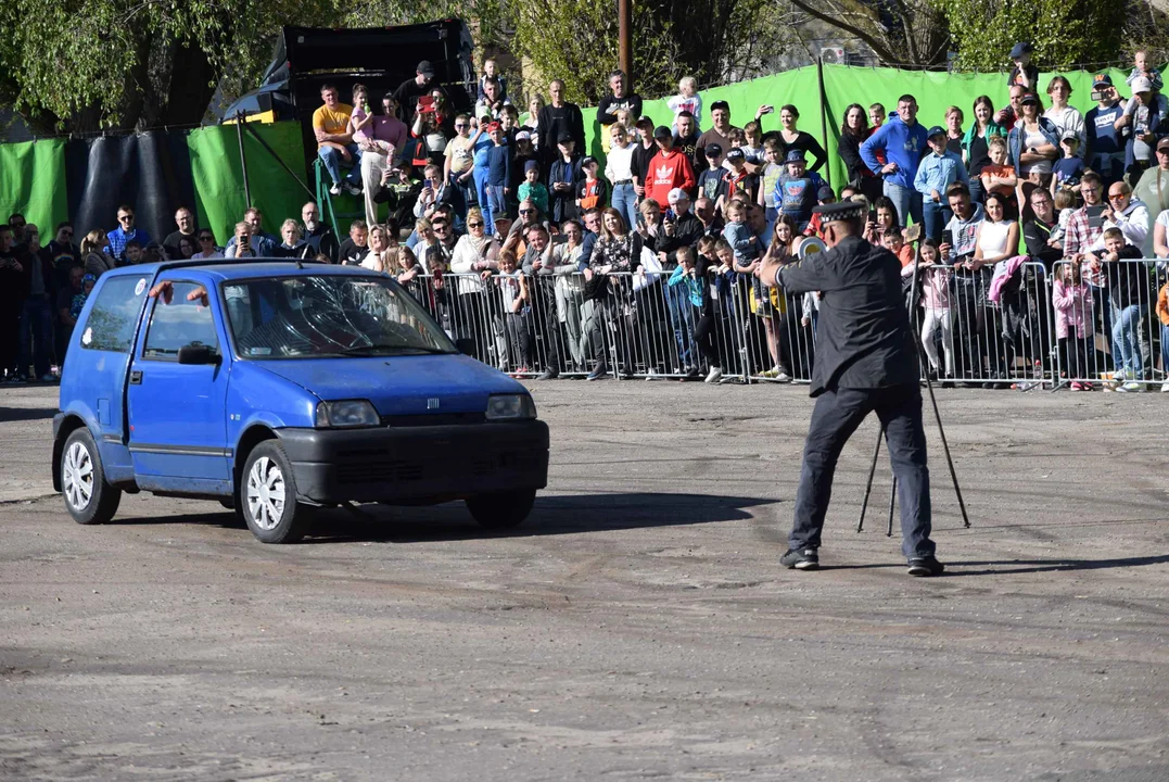 Giganty na czterech kołach zrobiły duże show! Widowiskowy pokaz monster trucków