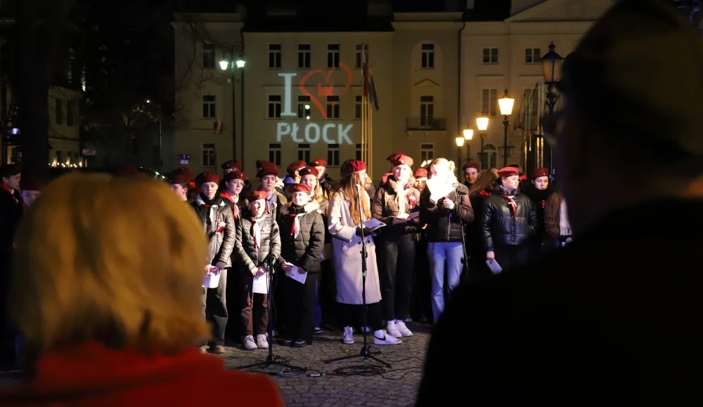 Podwieczorek Patriotyczny za nami. Płocczanie śpiewali pieśni patriotyczne [ZDJĘCIA] - Zdjęcie główne