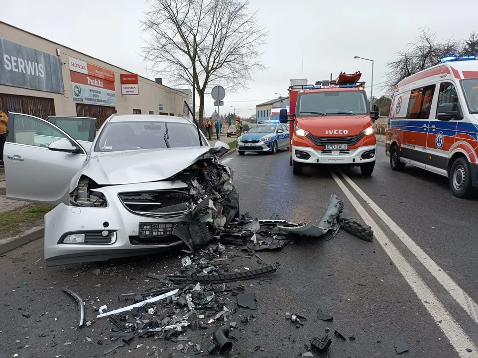 Wypadek w regionie. Pięć osób rannych, w tym dwoje dzieci - Zdjęcie główne