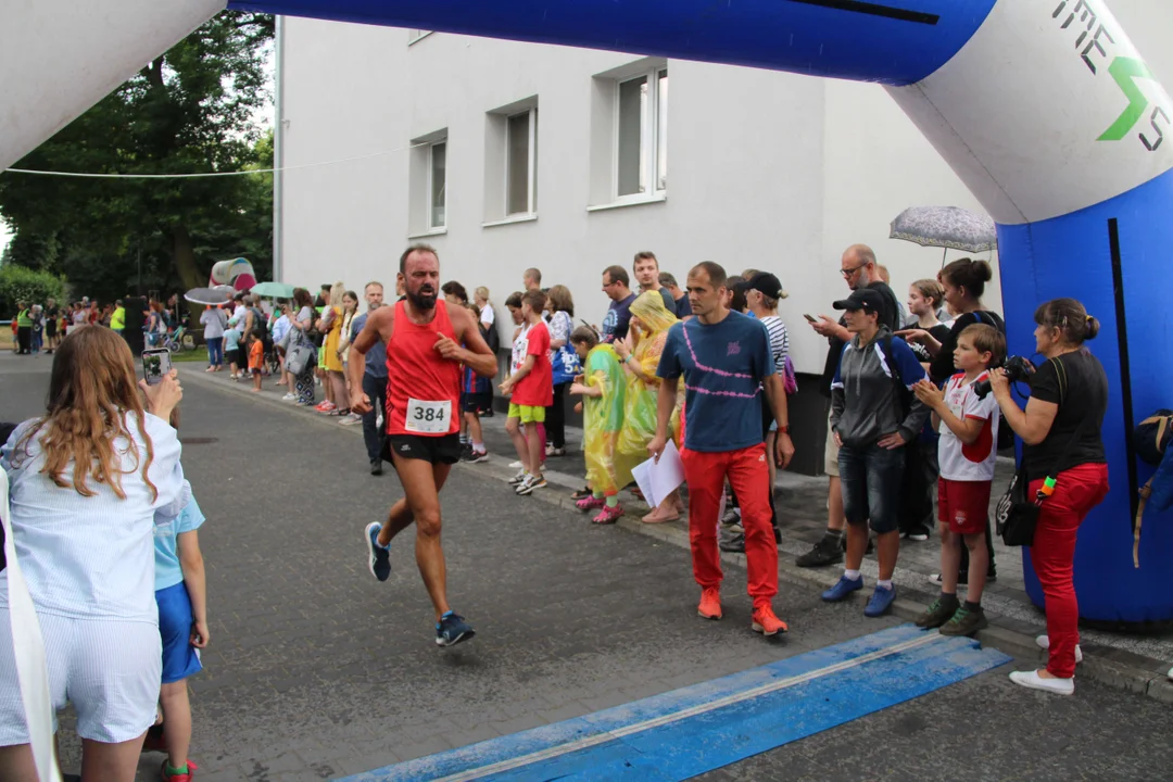 Piknik rodzinny fundacji „Daj piątaka na dzieciaka” na Bałutach