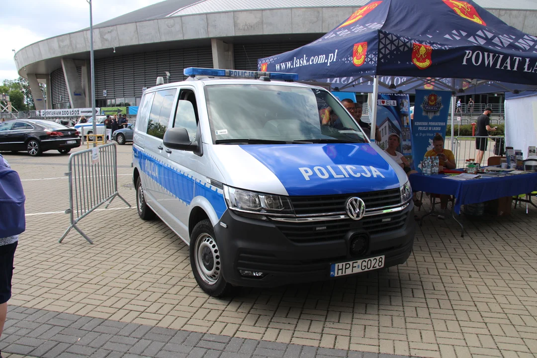 Piknik rodzinny "Bezpieczne Wakacje z Mundurem" pod Atlas Areną